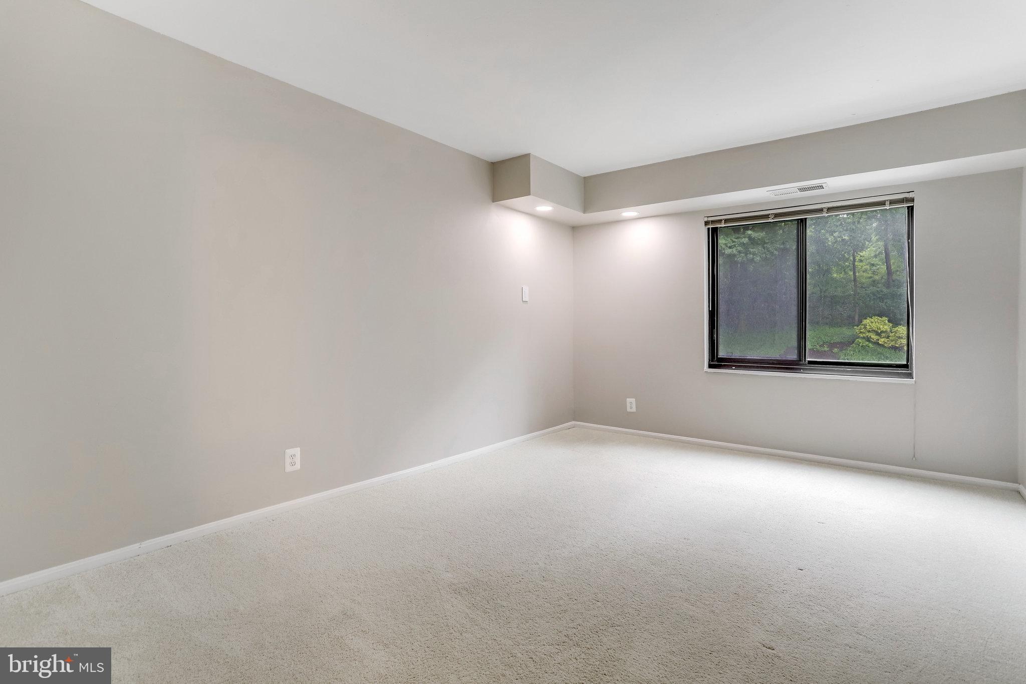 203 Yoakum Pkwy #209