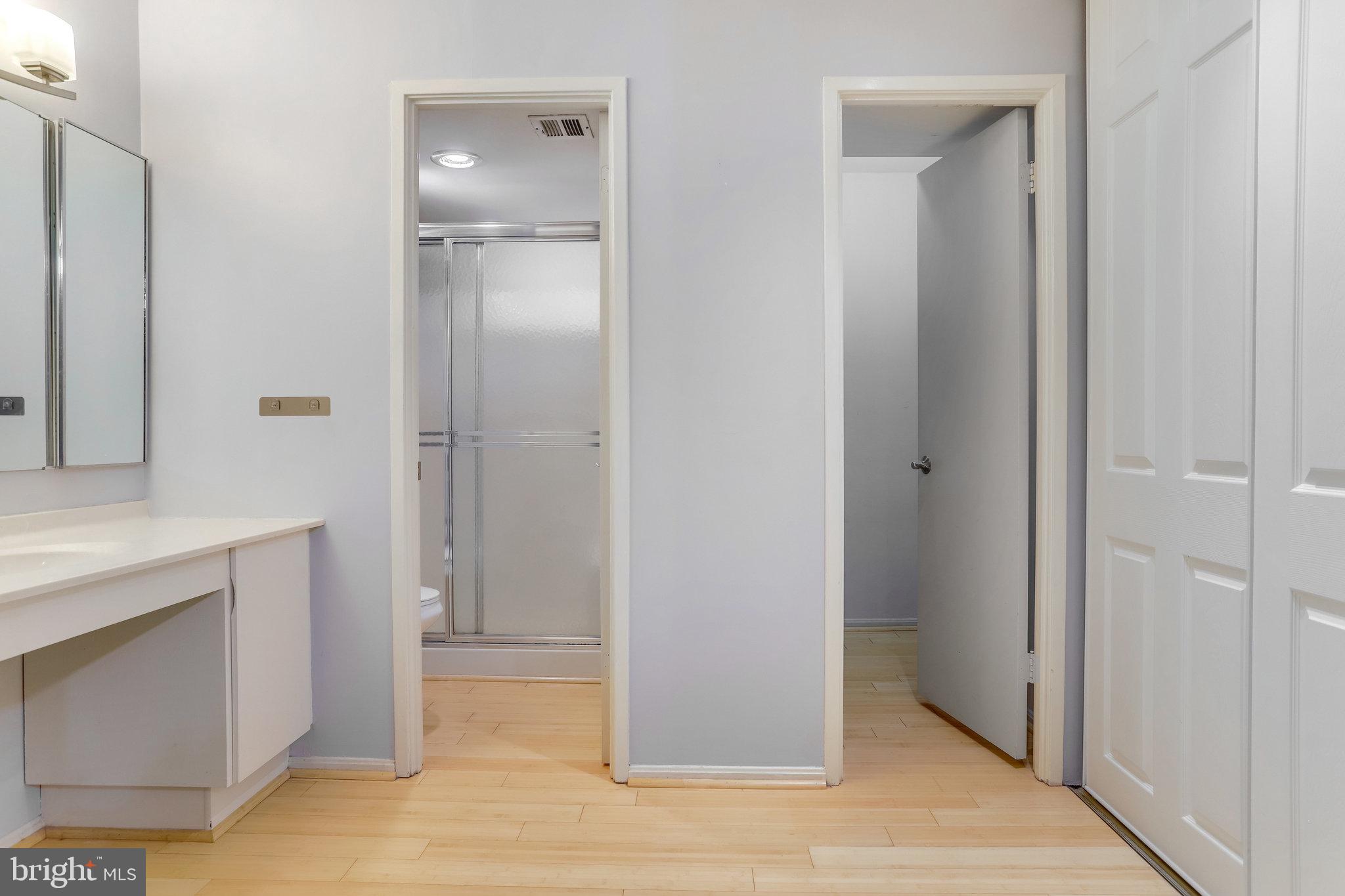 203 Yoakum Pkwy #209