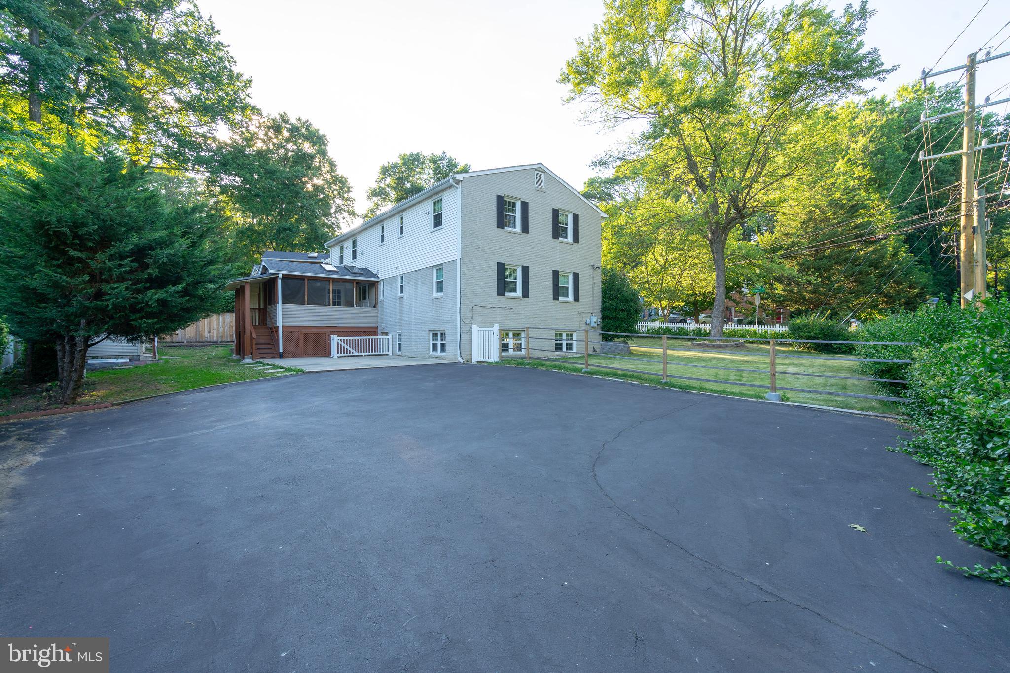 4500 Peacock Ave