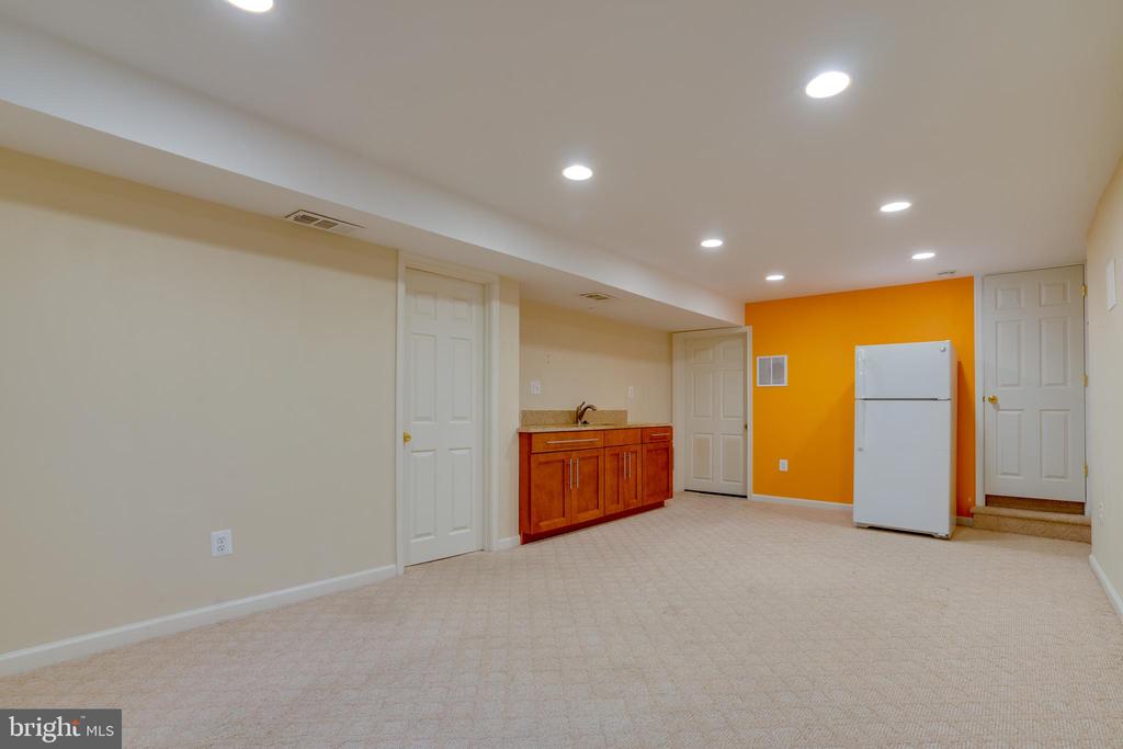 4500 Peacock Ave