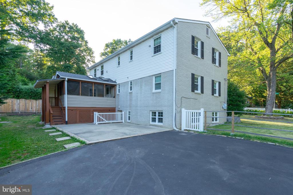 4500 Peacock Ave