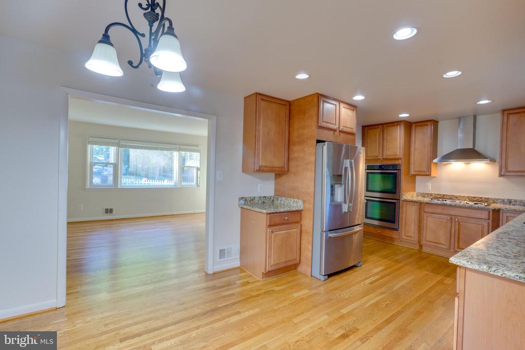 4500 Peacock Ave