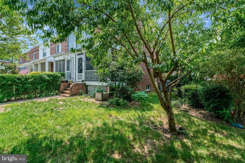 3012 Manning St