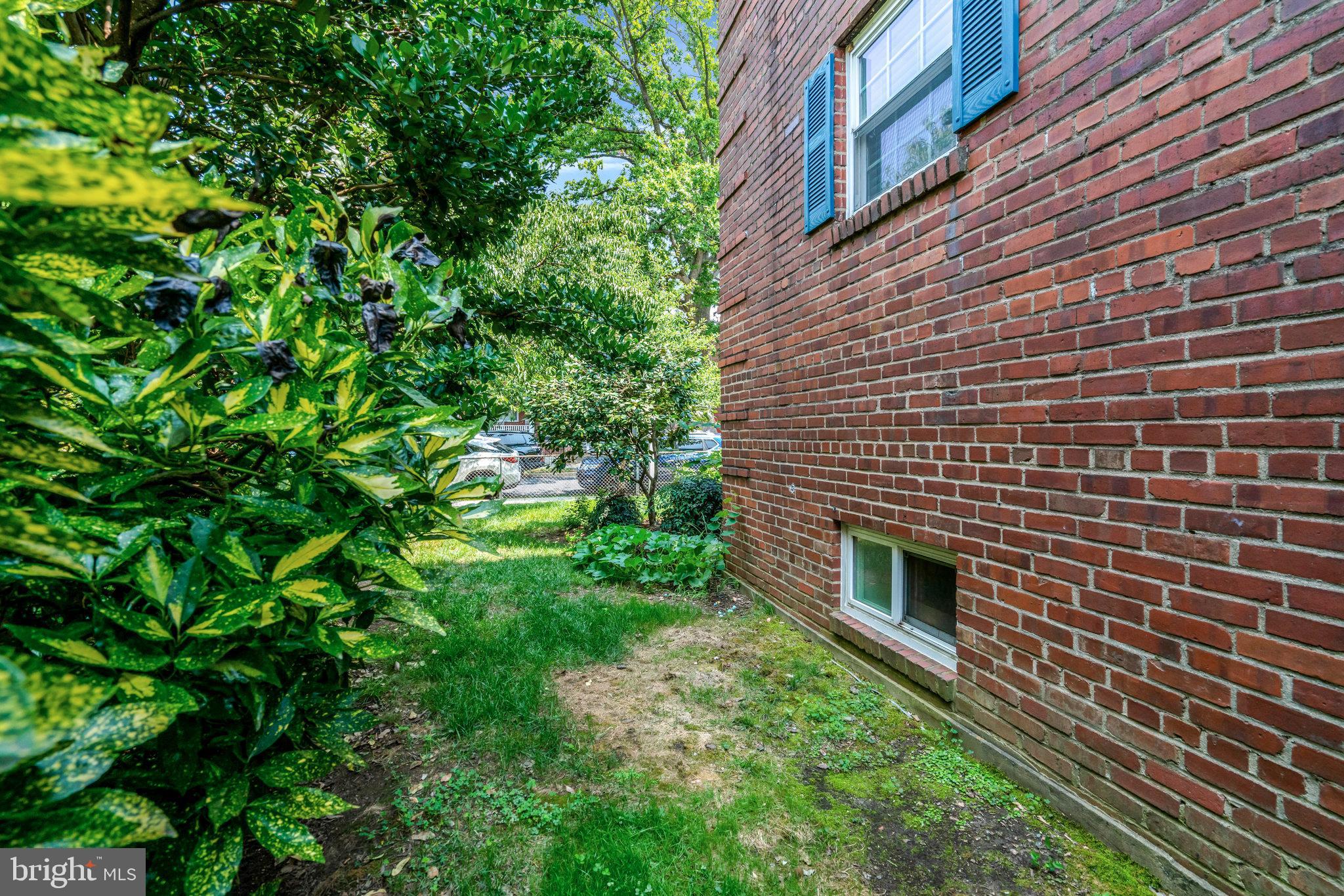 3012 Manning St