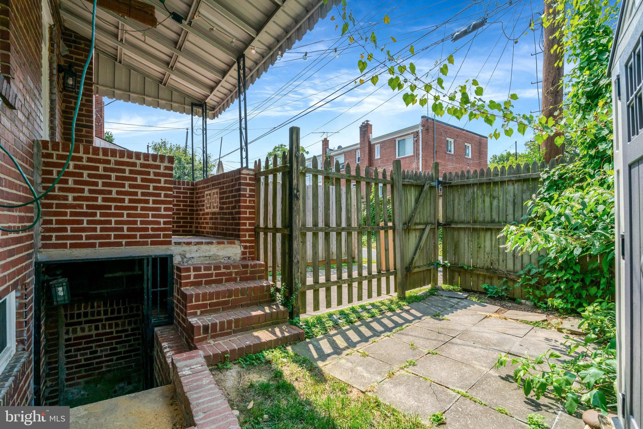 3012 Manning St