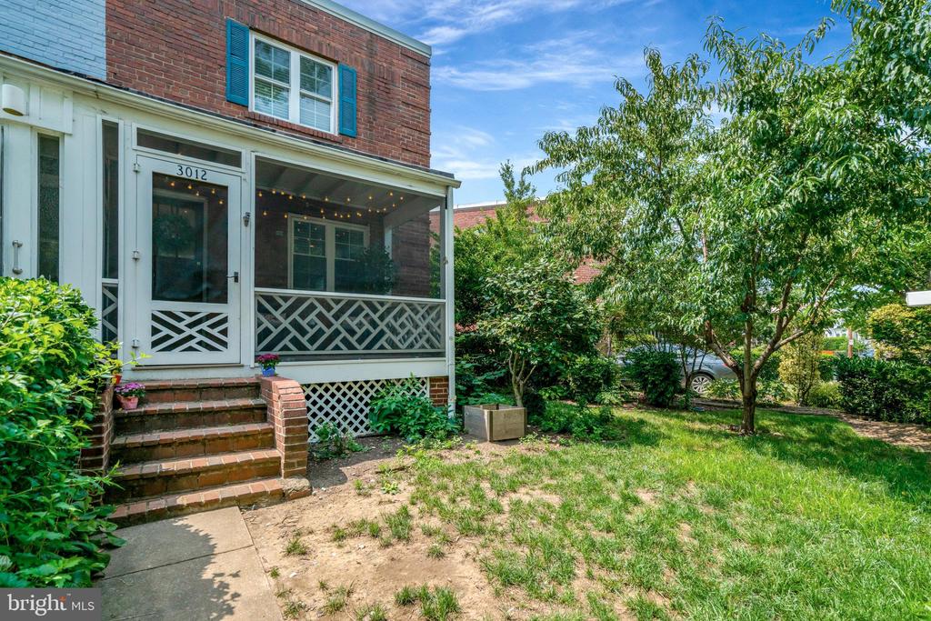 3012 Manning St