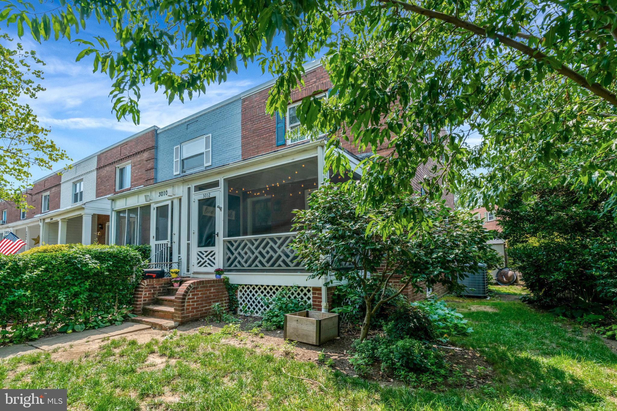 3012 Manning St