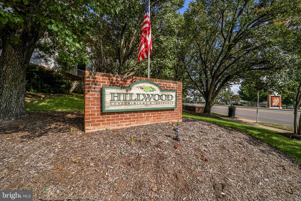 271 S PICKETT ST #302