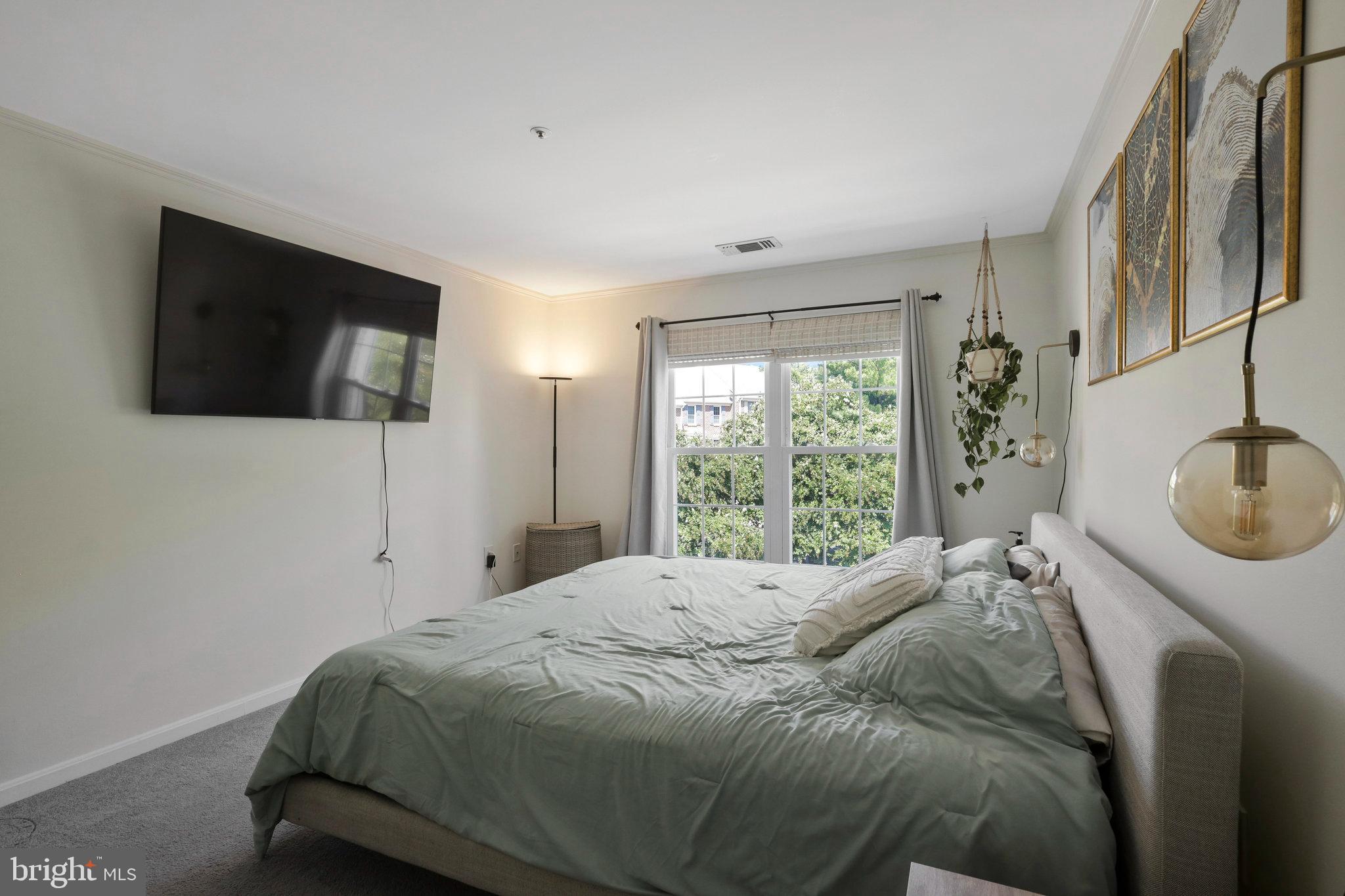 271 S PICKETT ST #302