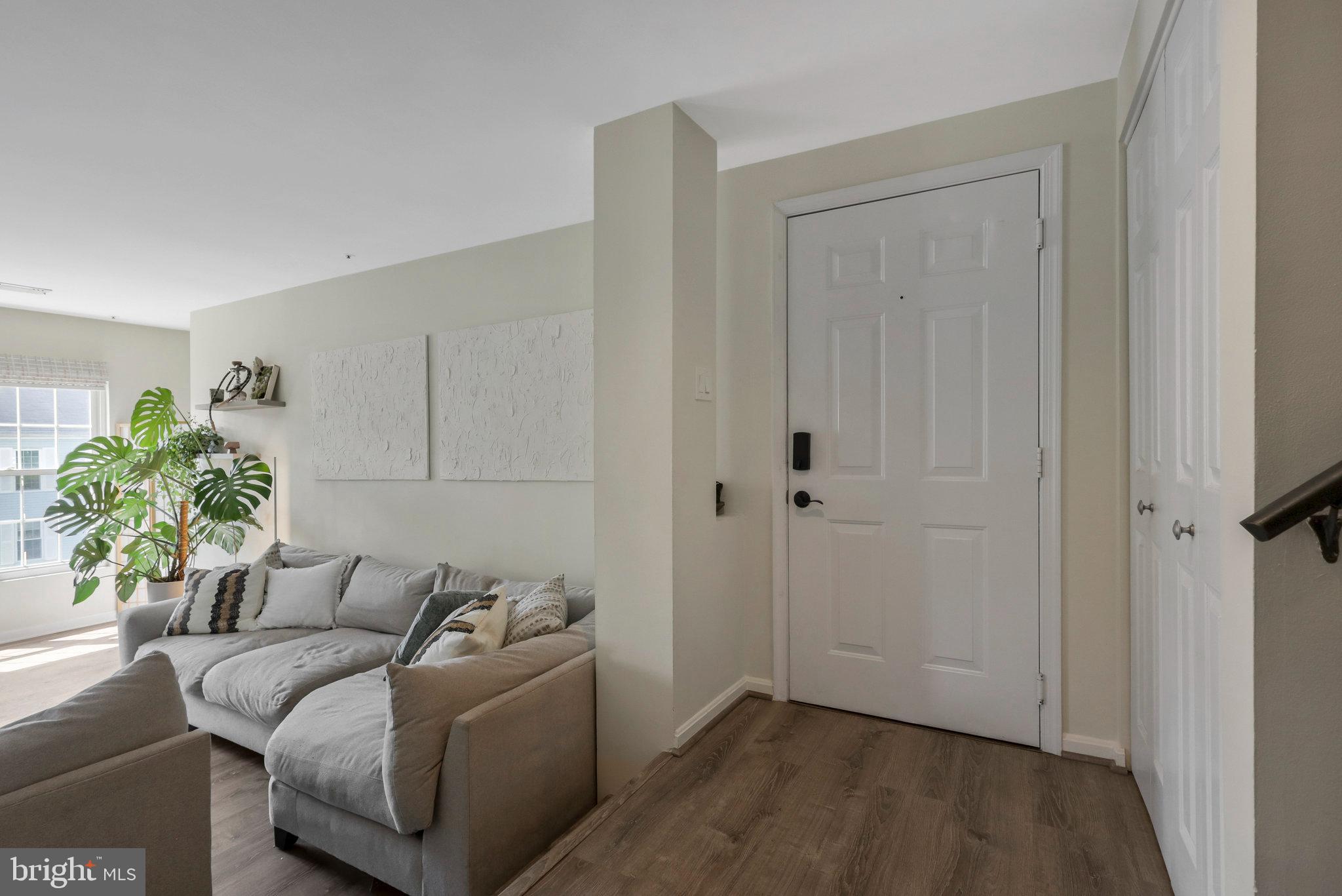 271 S PICKETT ST #302