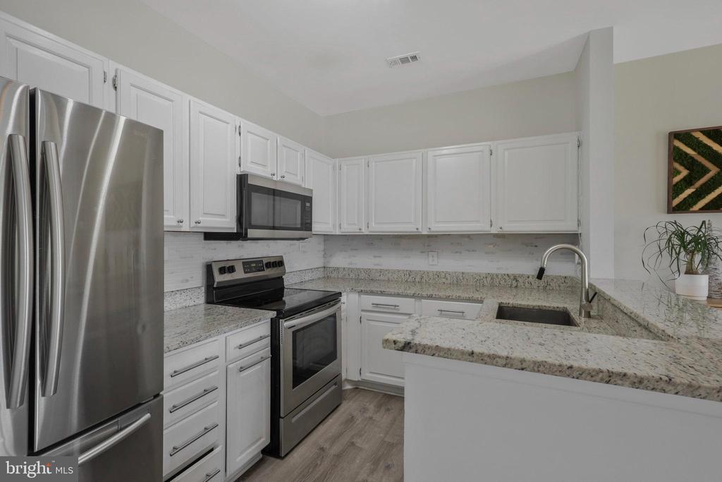 271 S PICKETT ST #302