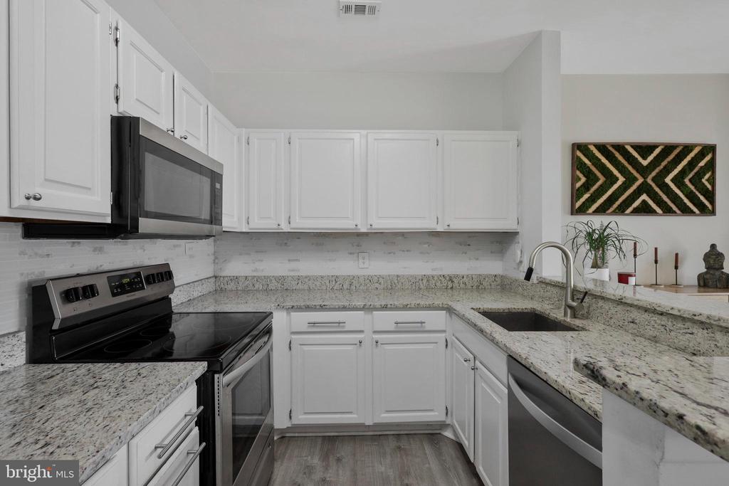 271 S PICKETT ST #302