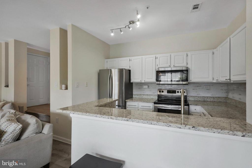 271 S PICKETT ST #302