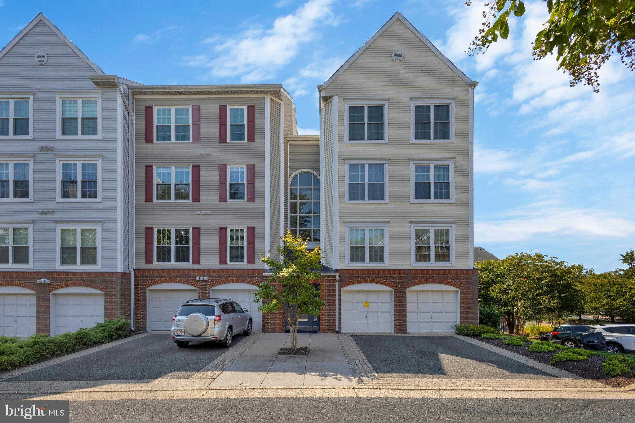 271 S PICKETT ST #302