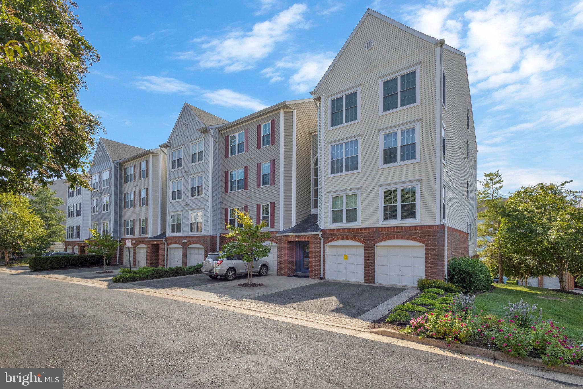 271 S PICKETT ST #302