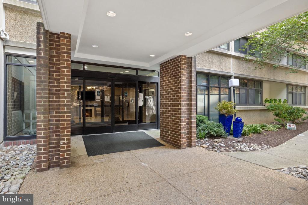 5911 Edsall Rd #310