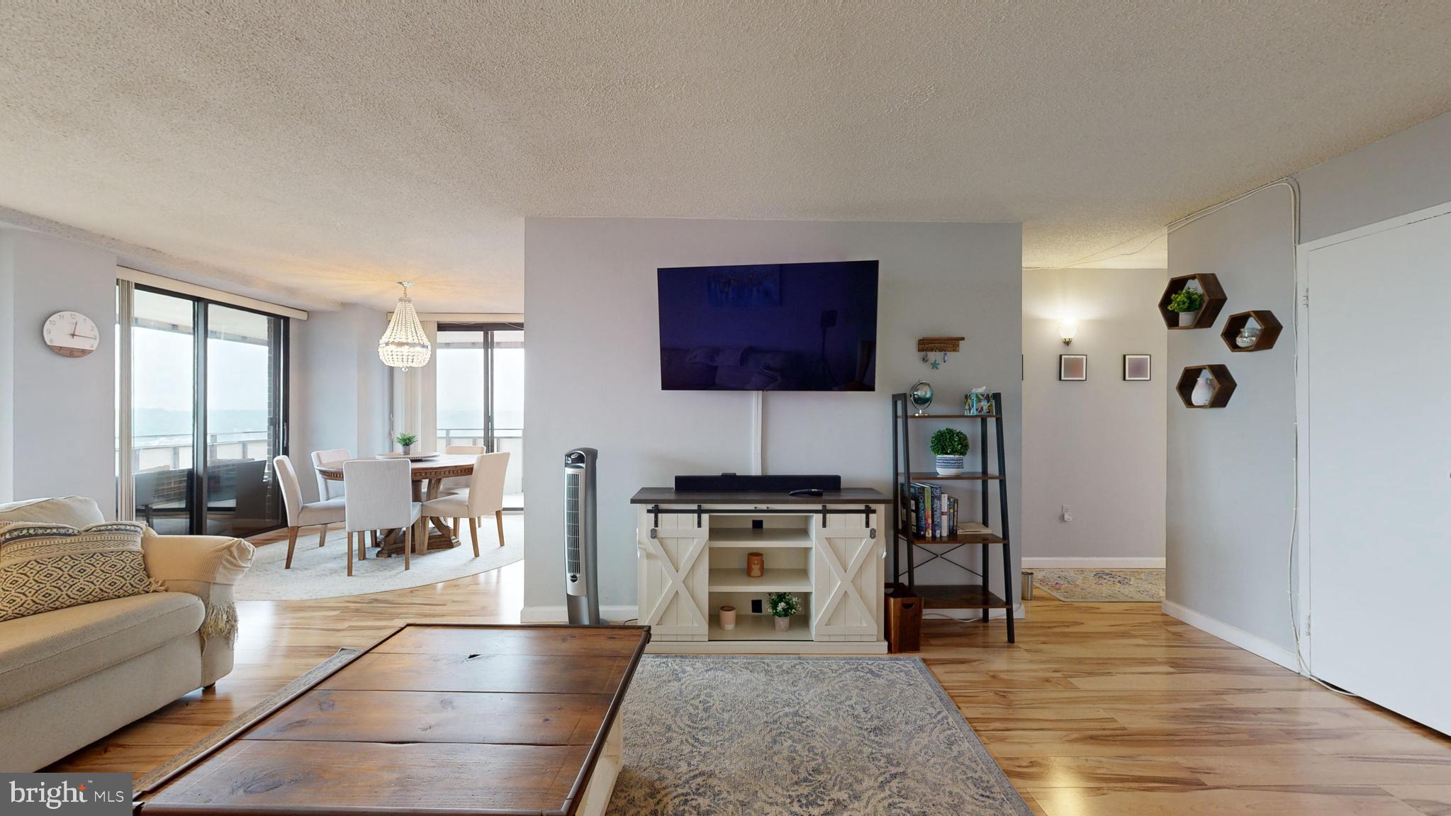 250 S Reynolds St #1410