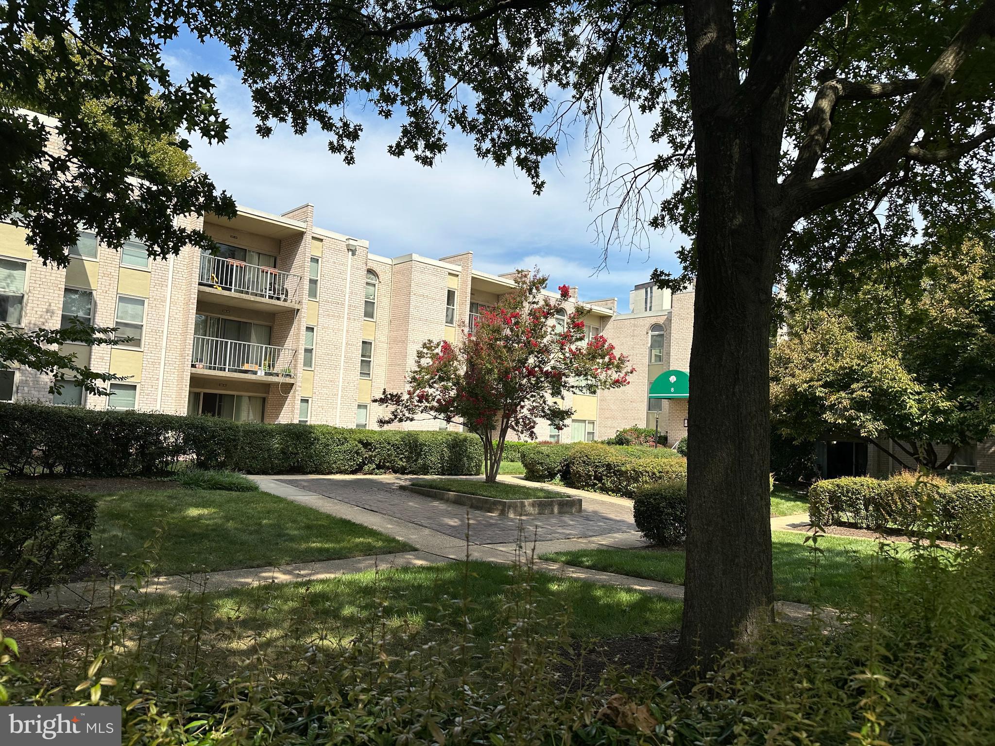 5201 DUKE ST #401