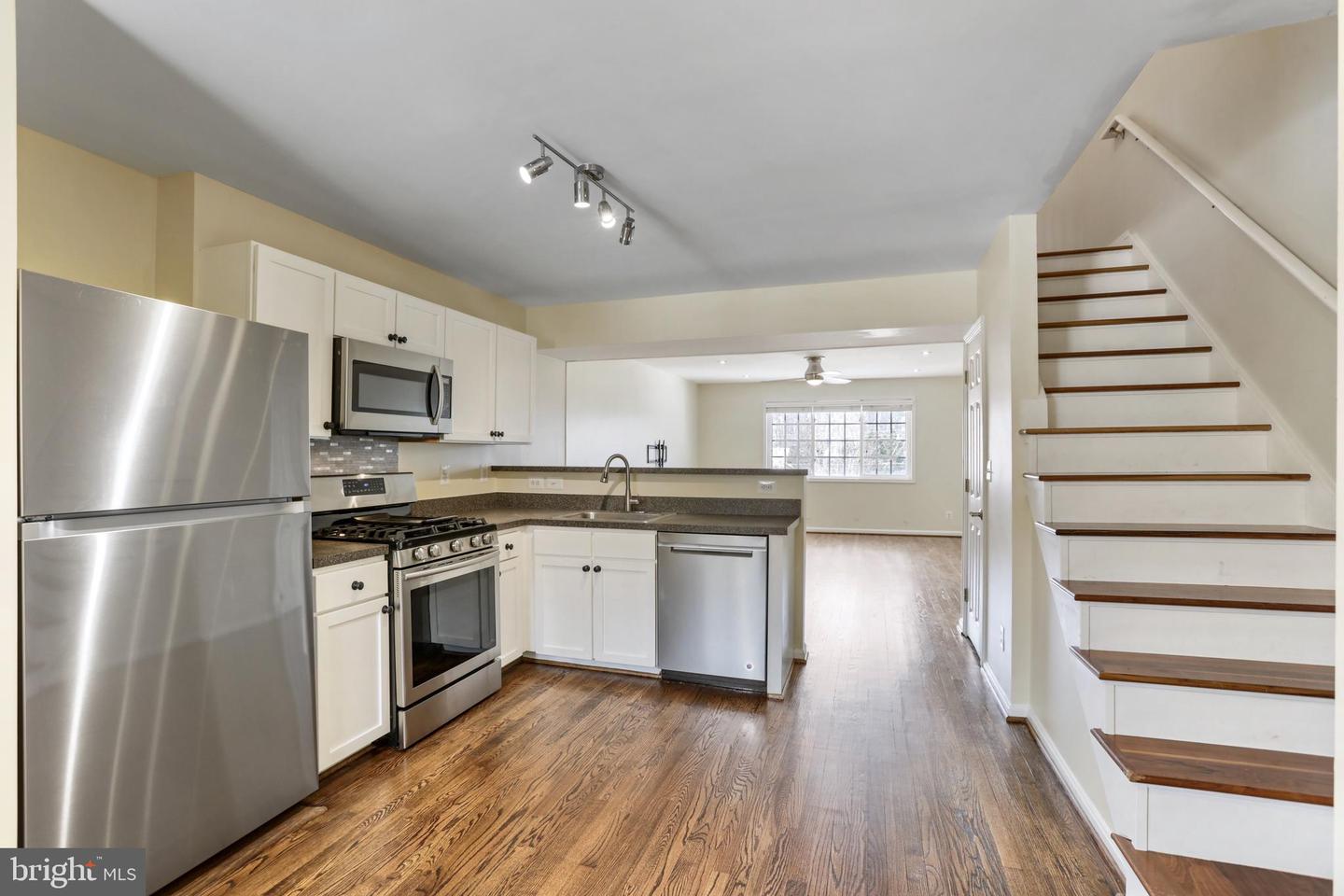 1433-A N van Dorn St