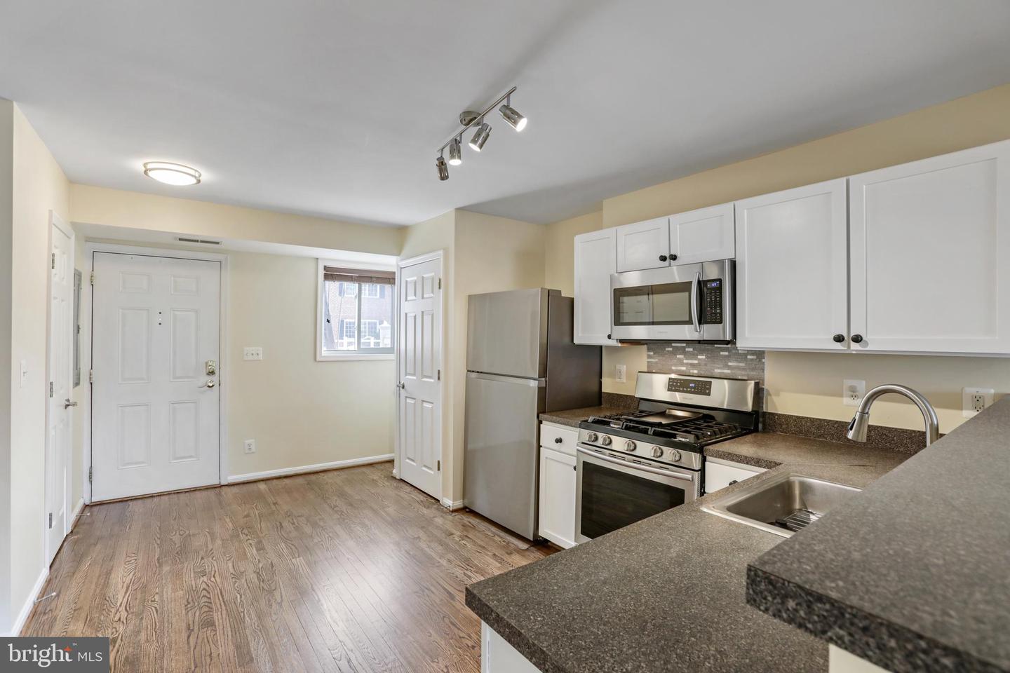 1433-A N van Dorn St