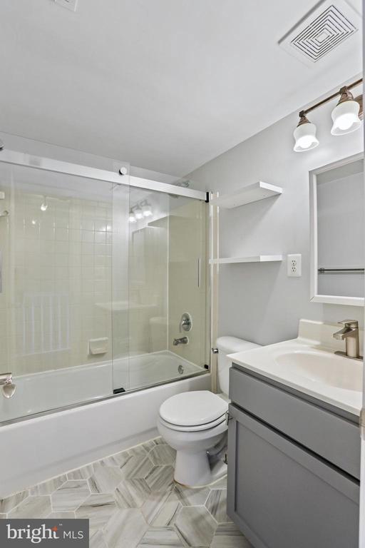 1433-A N van Dorn St