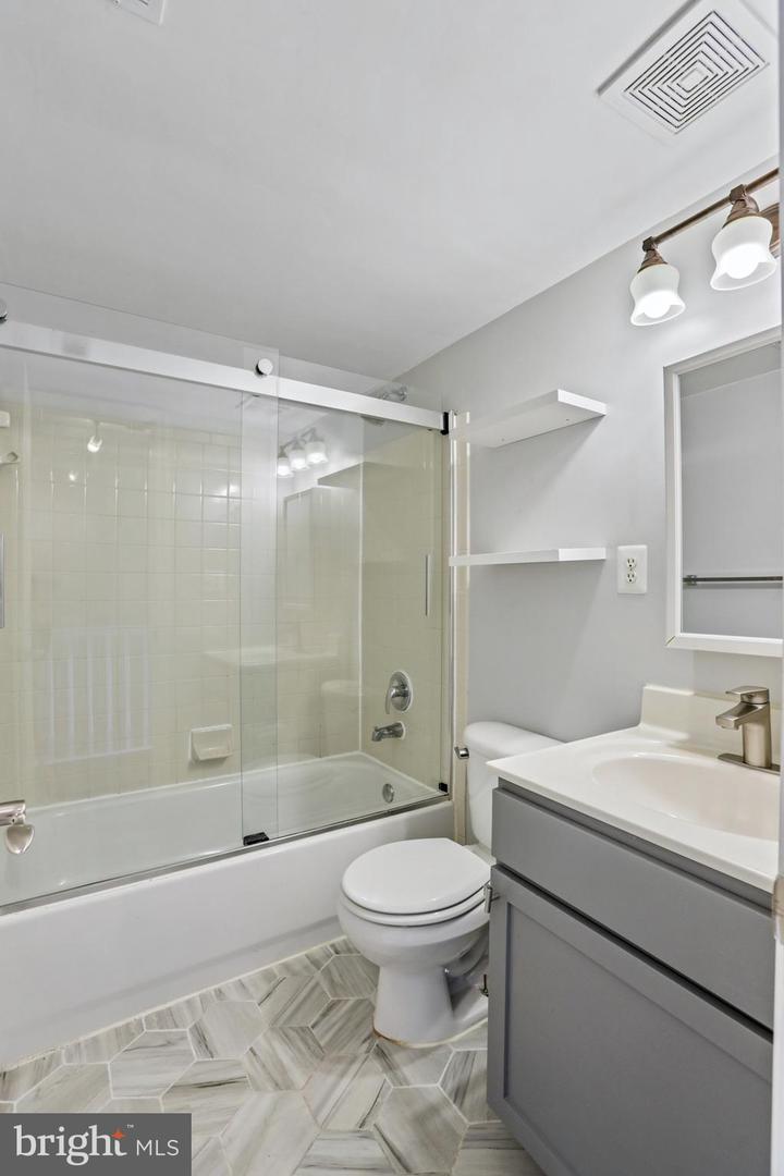 1433-A N van Dorn St