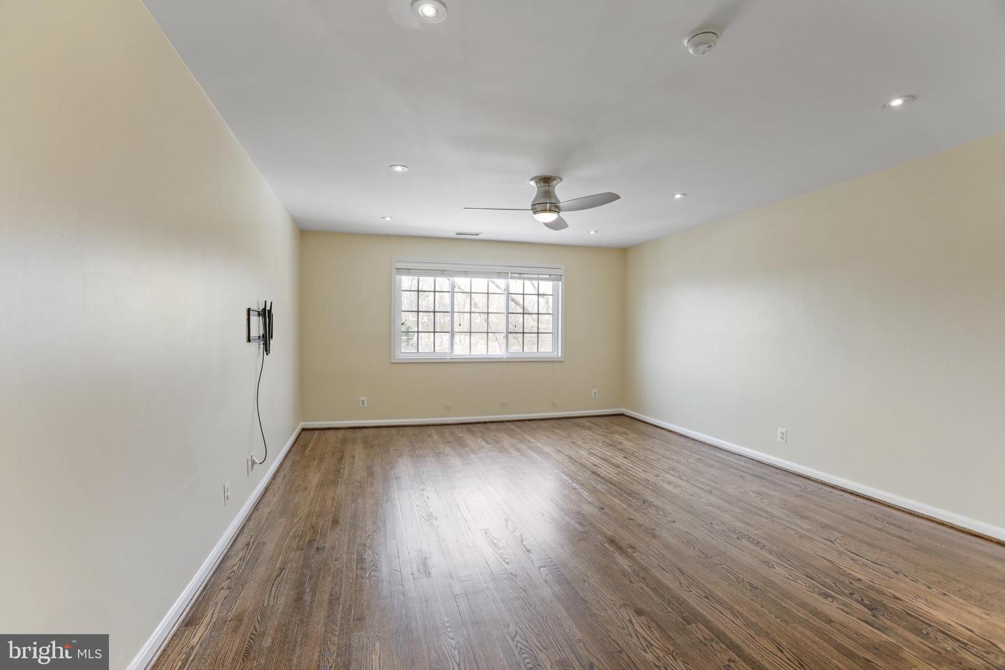 1433-A N van Dorn St