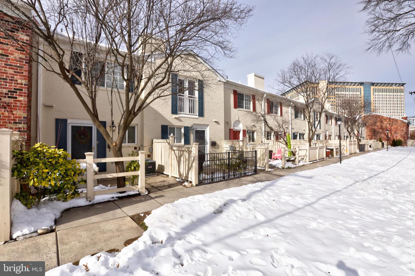 1433-A N van Dorn St