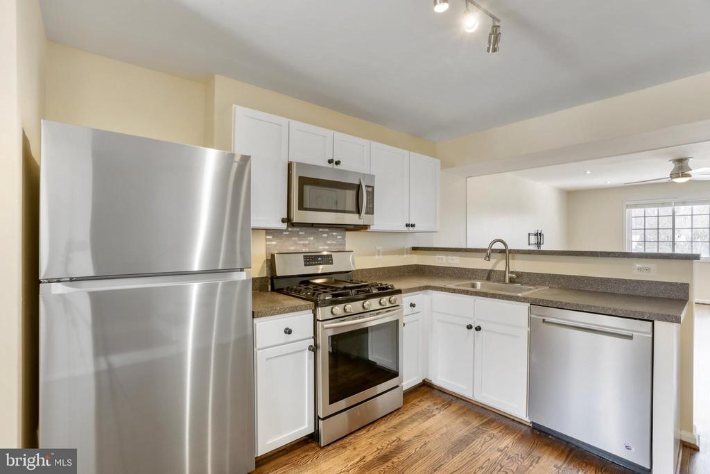 1433-A N van Dorn St