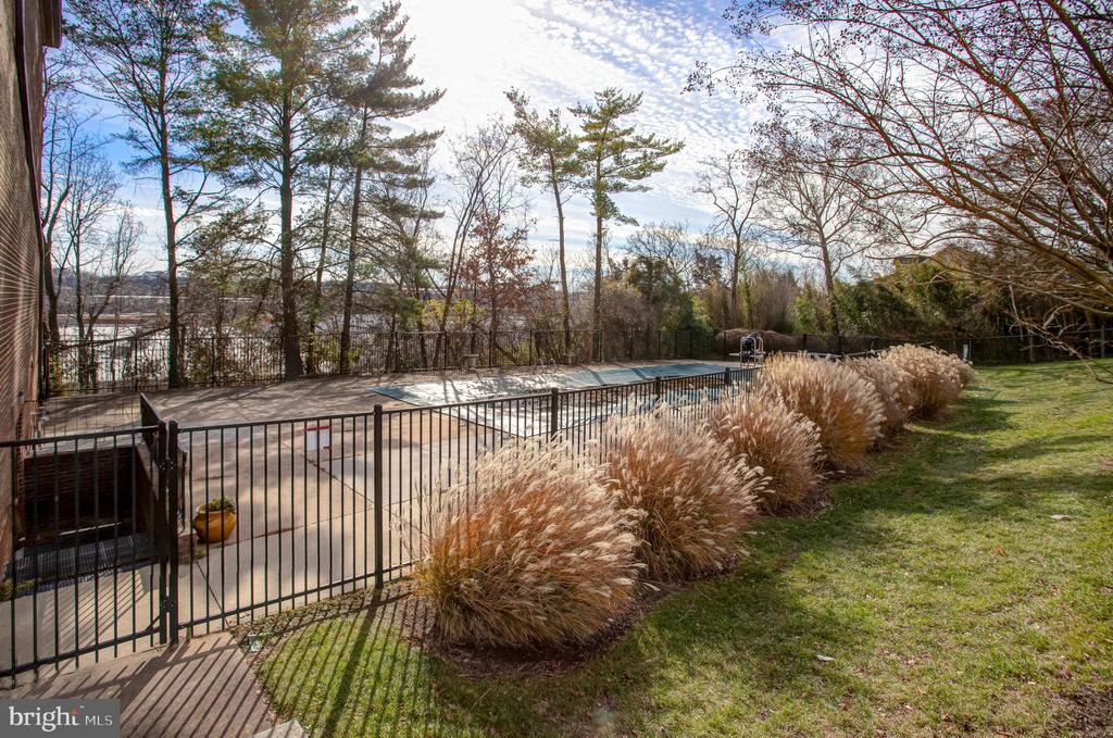 6260 EDSALL RD #403