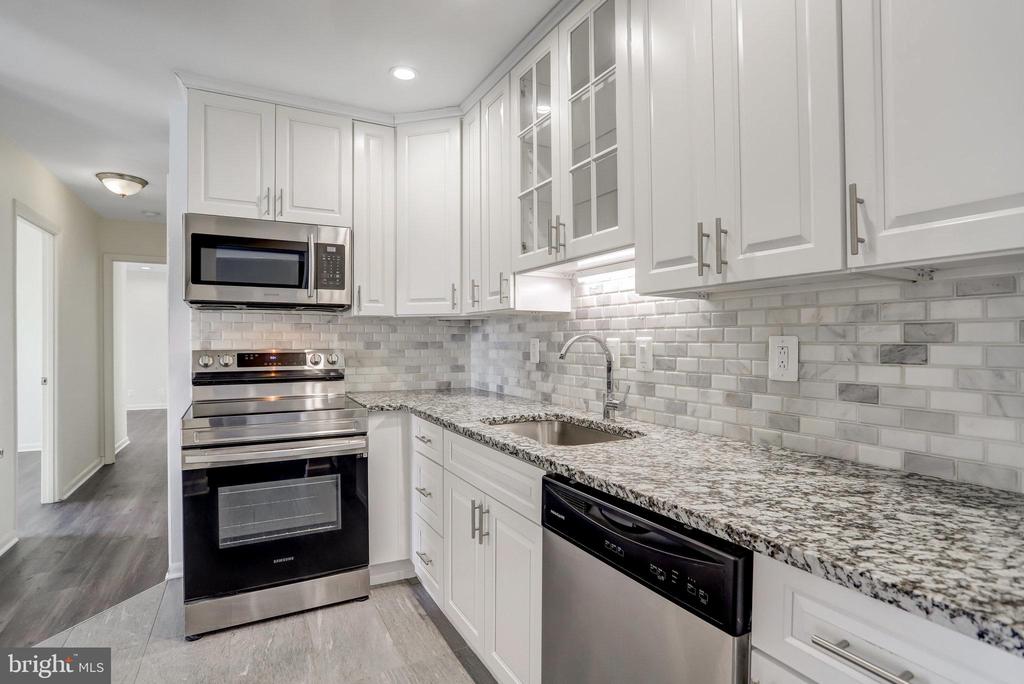 6260 EDSALL RD #403