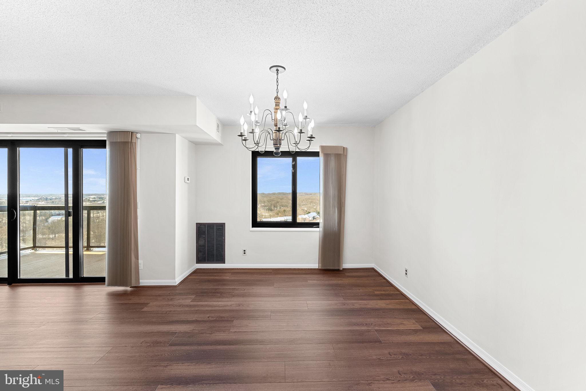 307 Yoakum Pkwy #1718