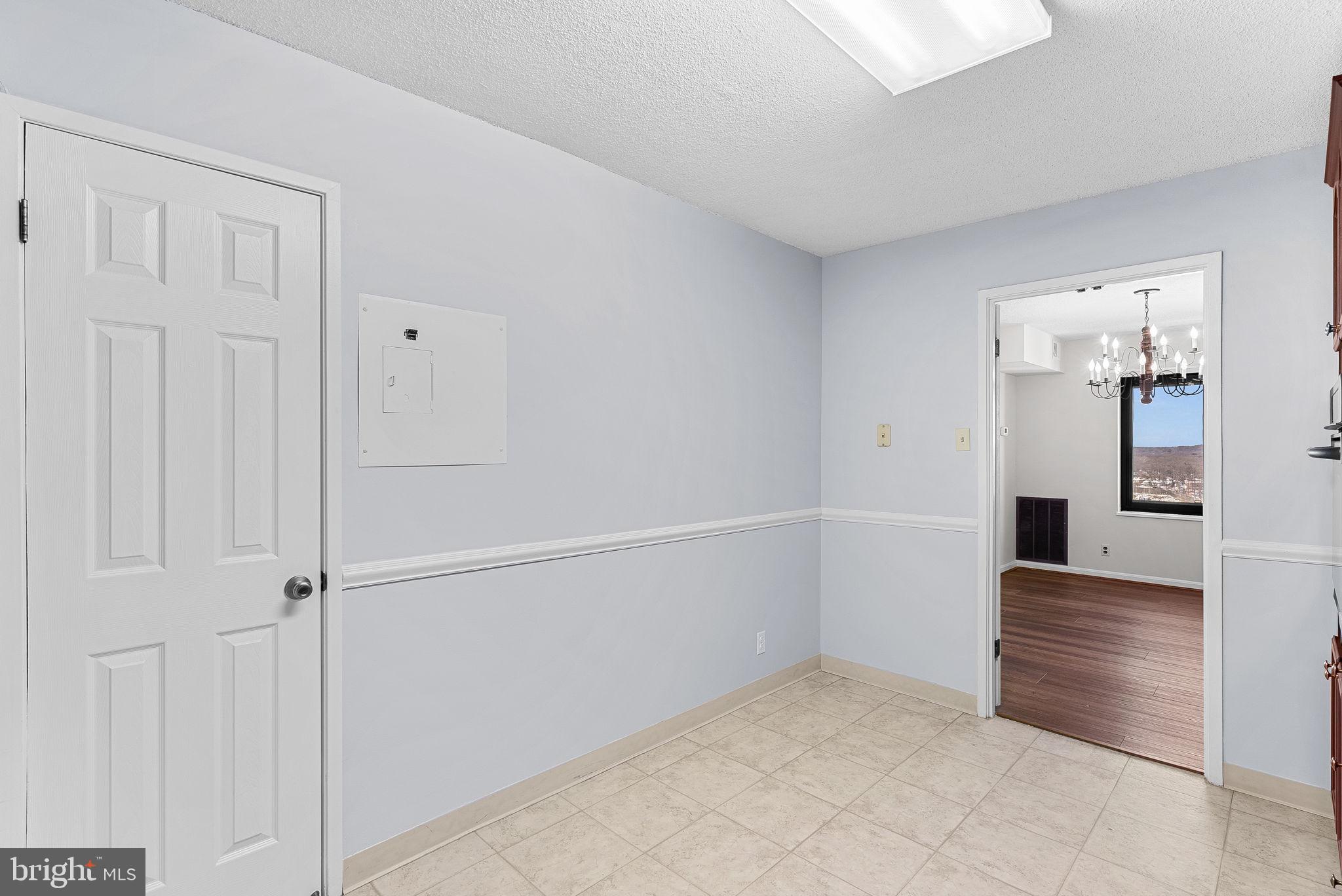 307 Yoakum Pkwy #1718