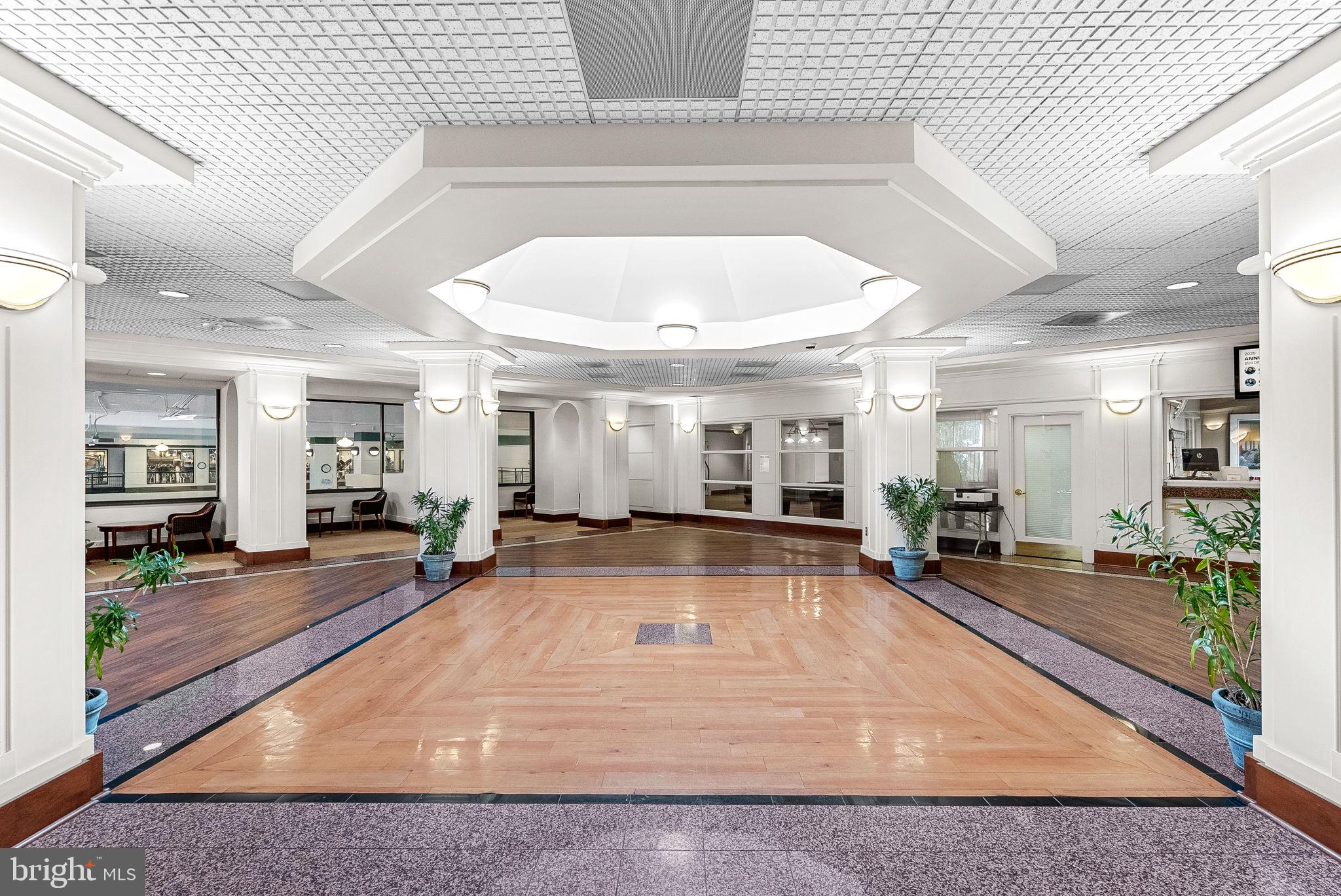 307 Yoakum Pkwy #1718
