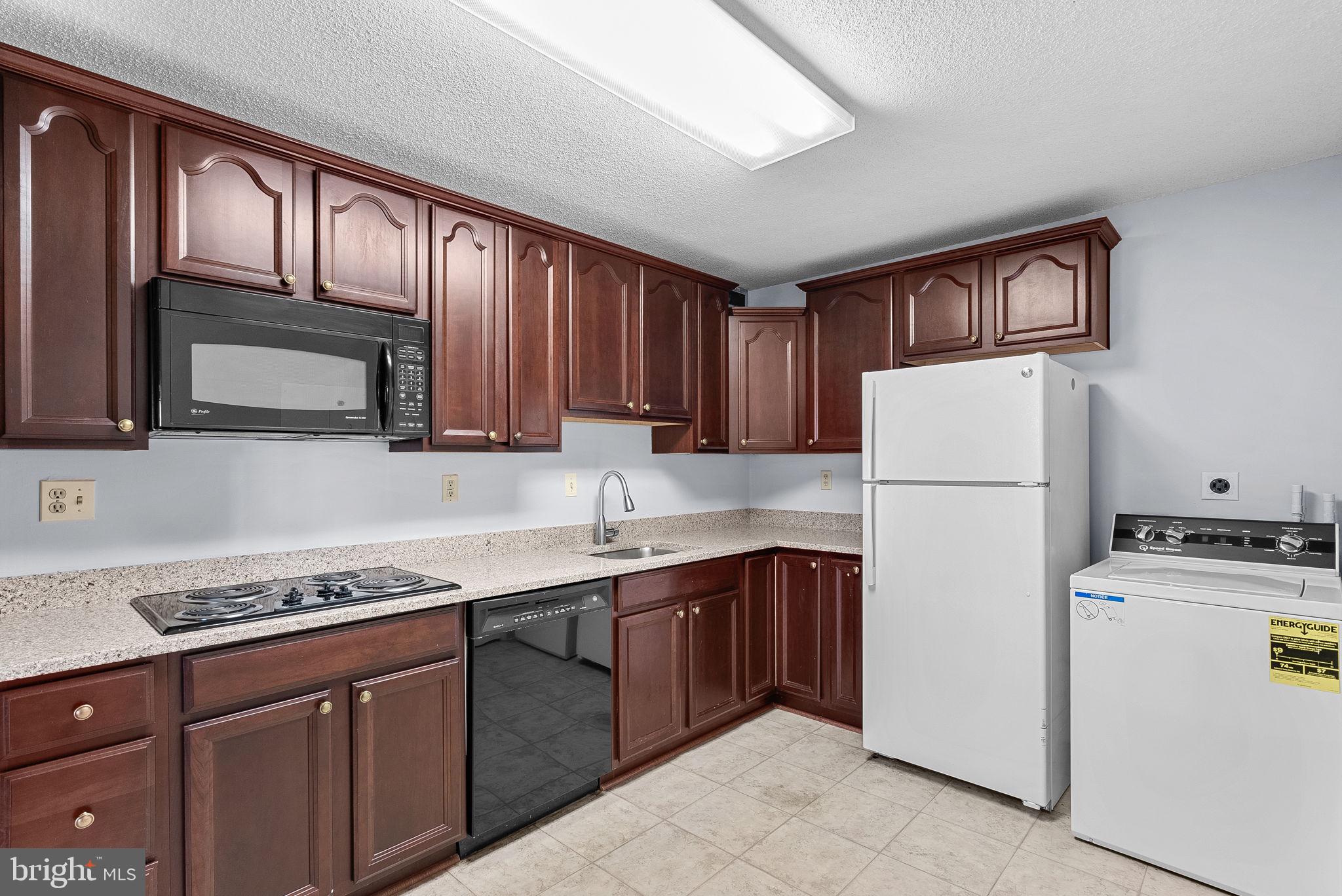 307 Yoakum Pkwy #1718