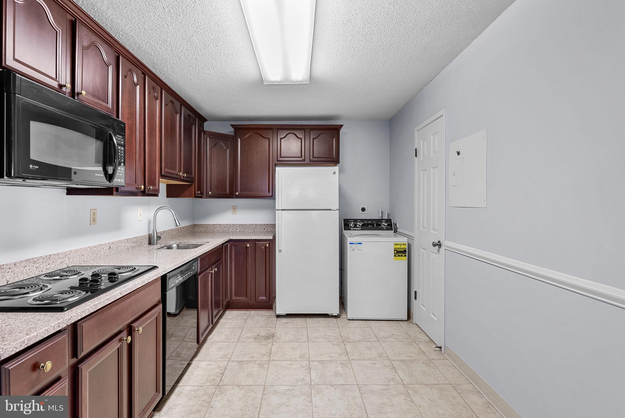 307 Yoakum Pkwy #1718