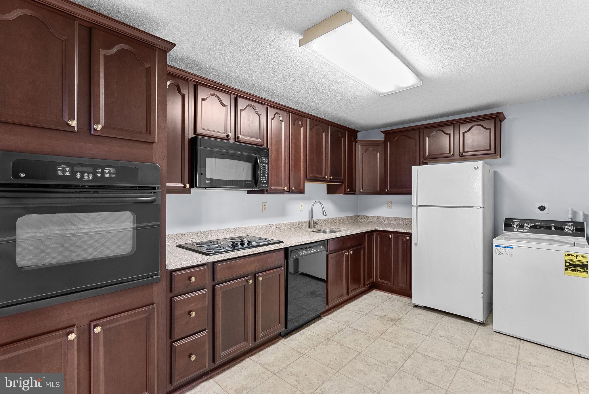 307 Yoakum Pkwy #1718