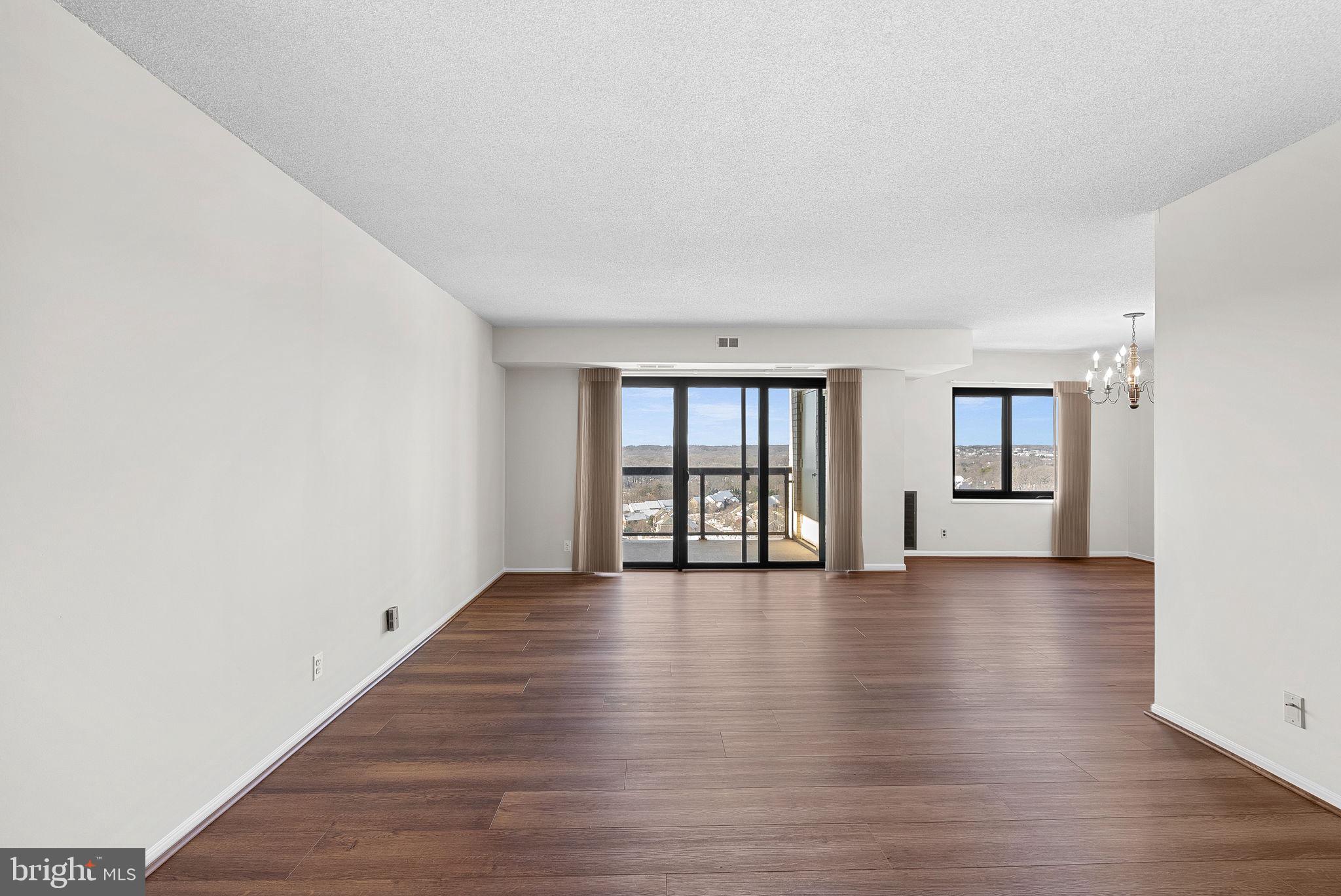 307 Yoakum Pkwy #1718