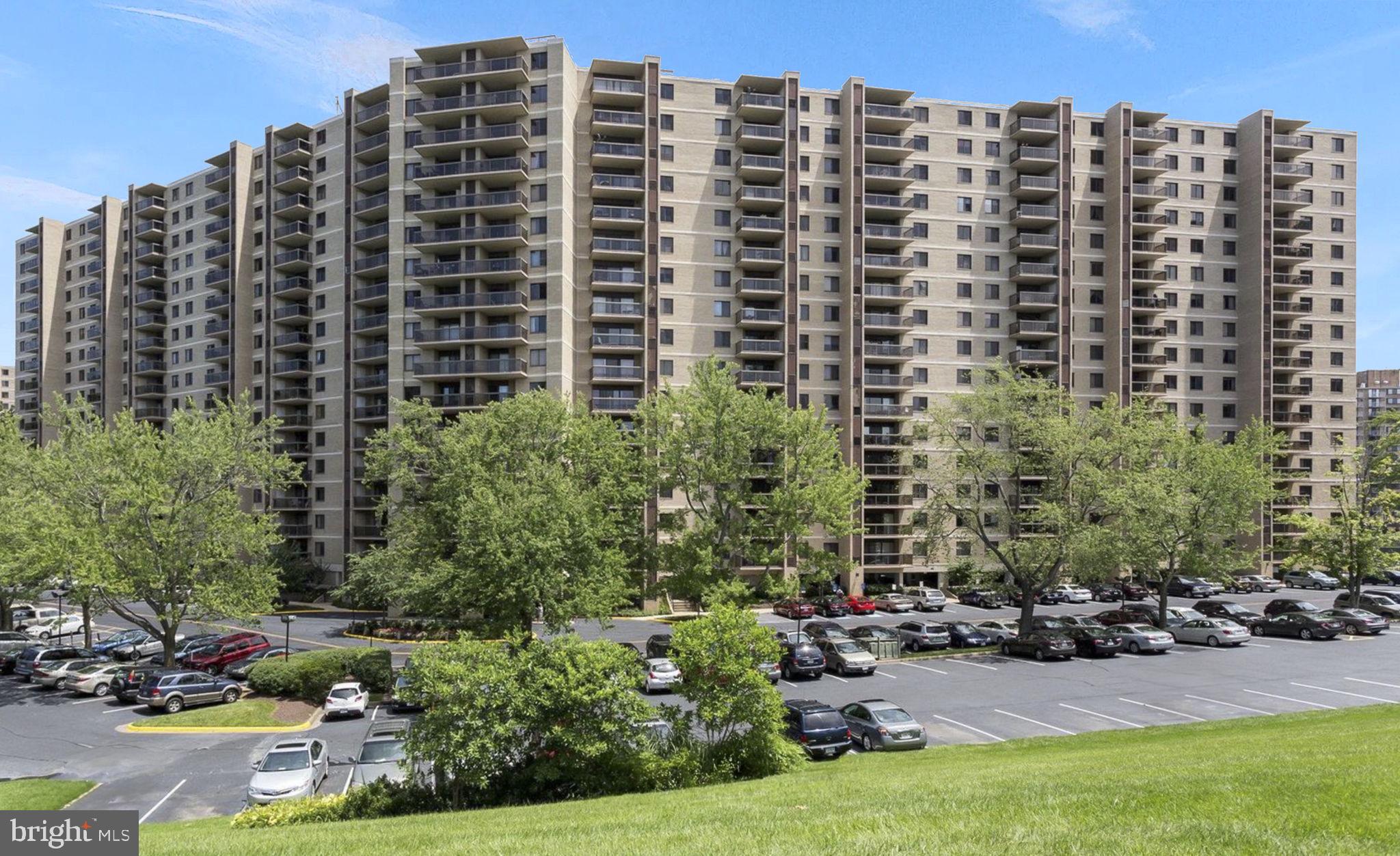 307 Yoakum Pkwy #1718