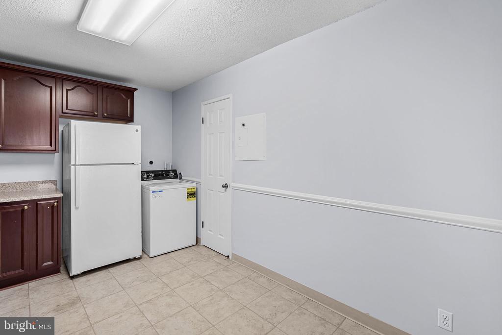 307 Yoakum Pkwy #1718