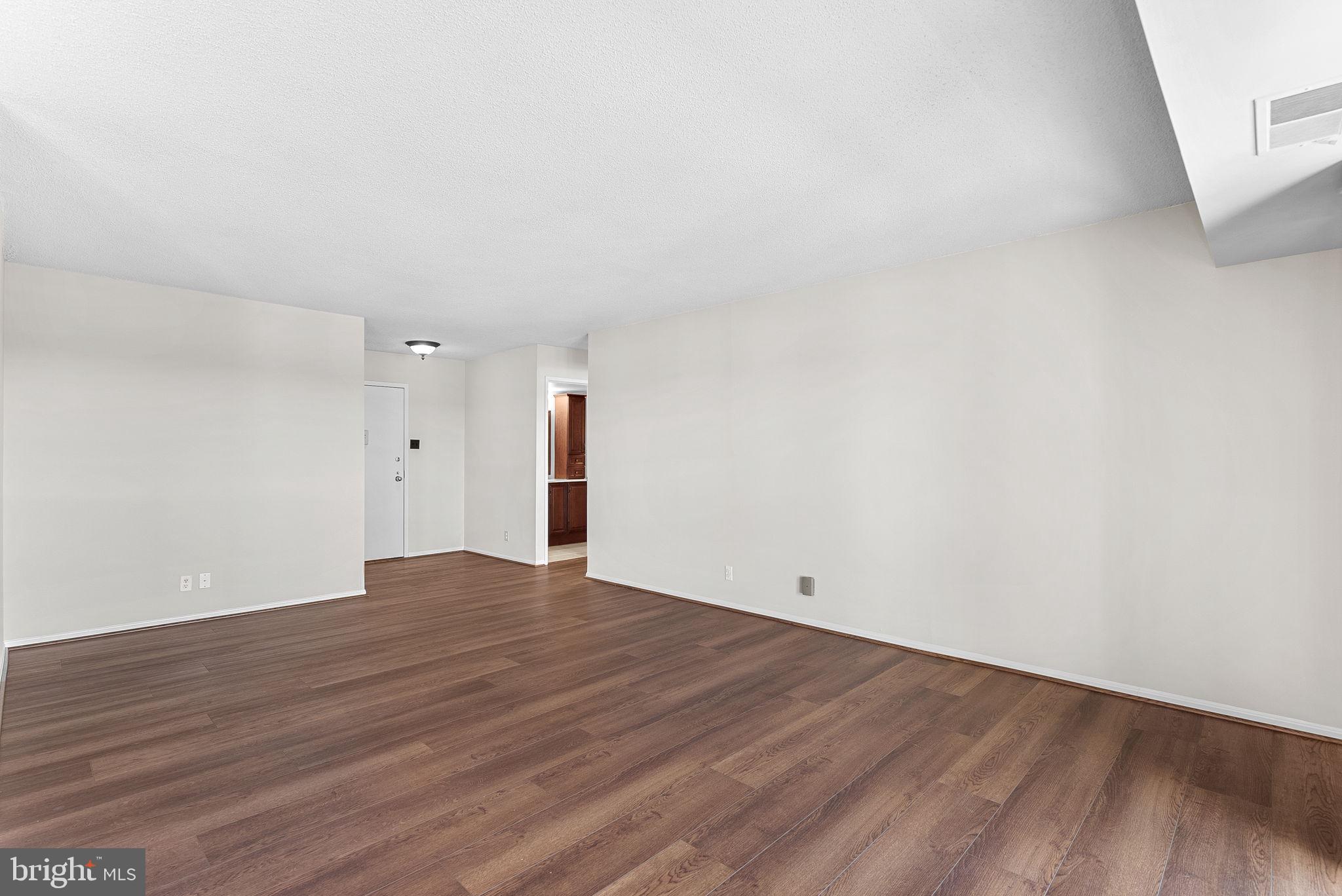 307 Yoakum Pkwy #1718