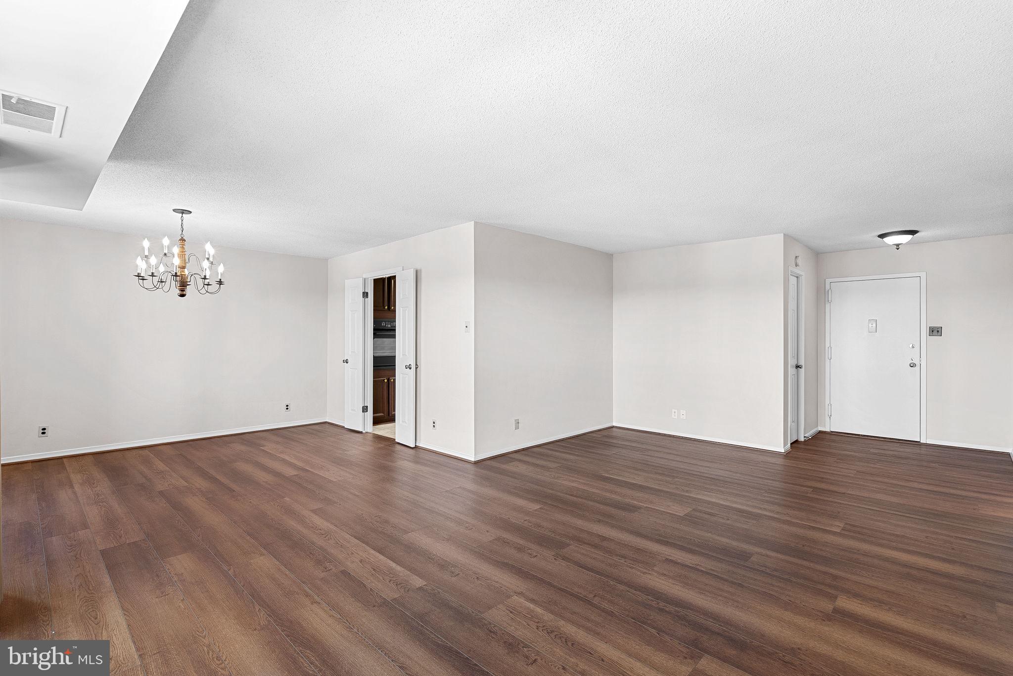 307 Yoakum Pkwy #1718