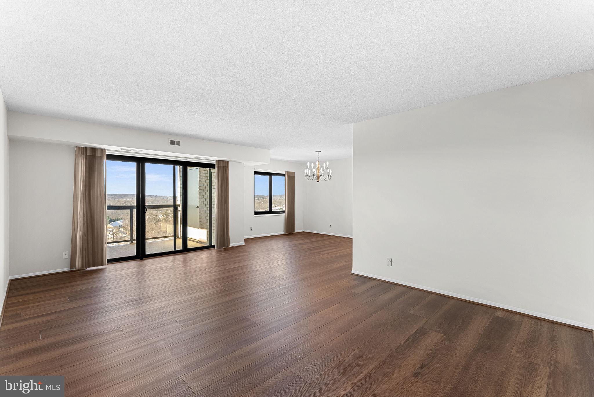 307 Yoakum Pkwy #1718