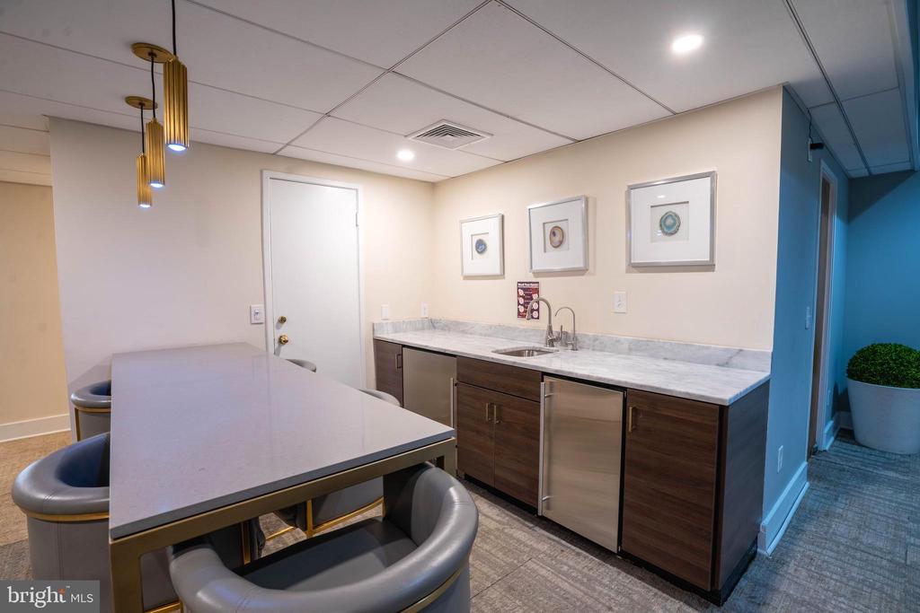 6101 Edsall Rd #602
