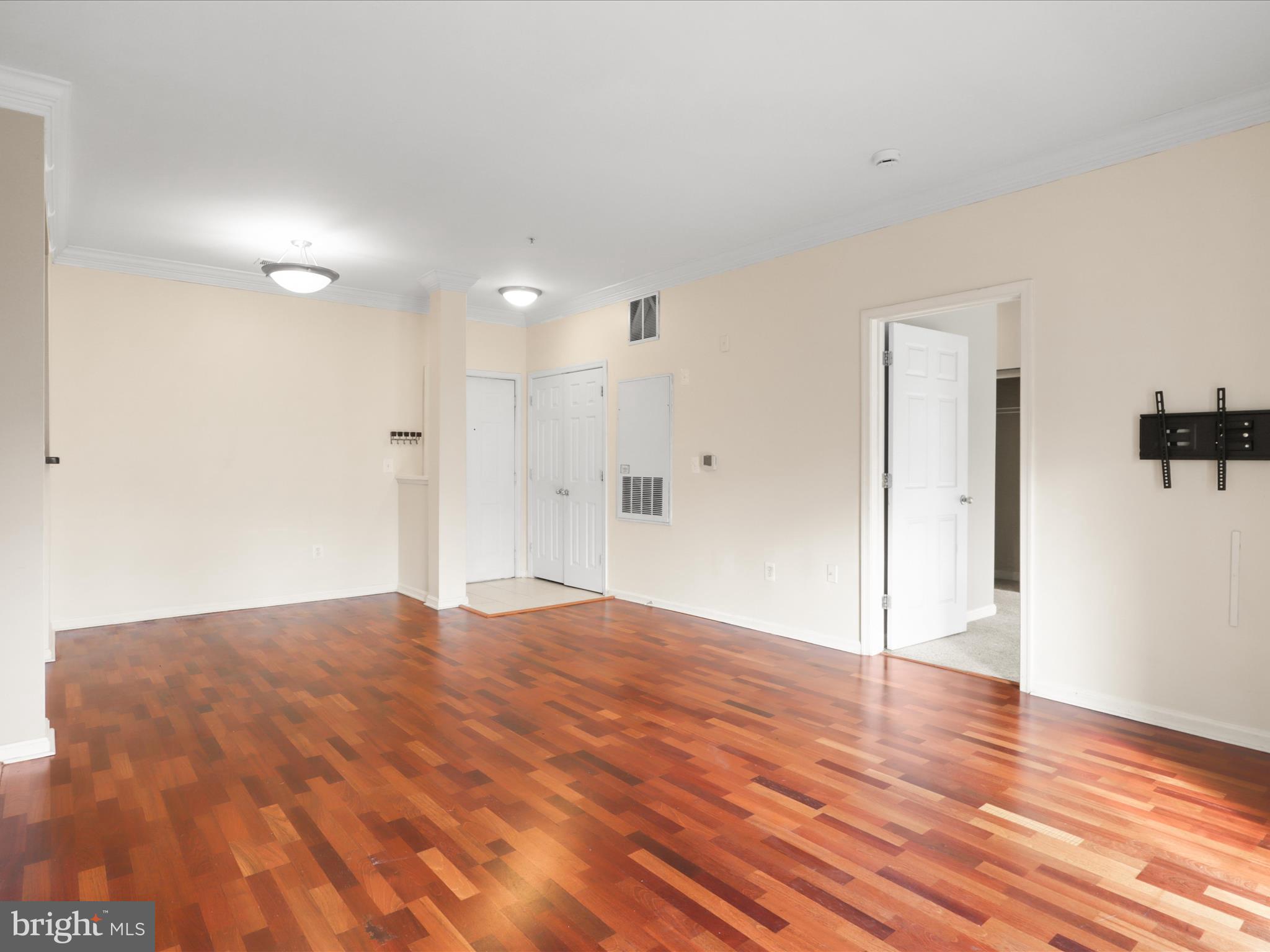 4860 Eisenhower Ave #292