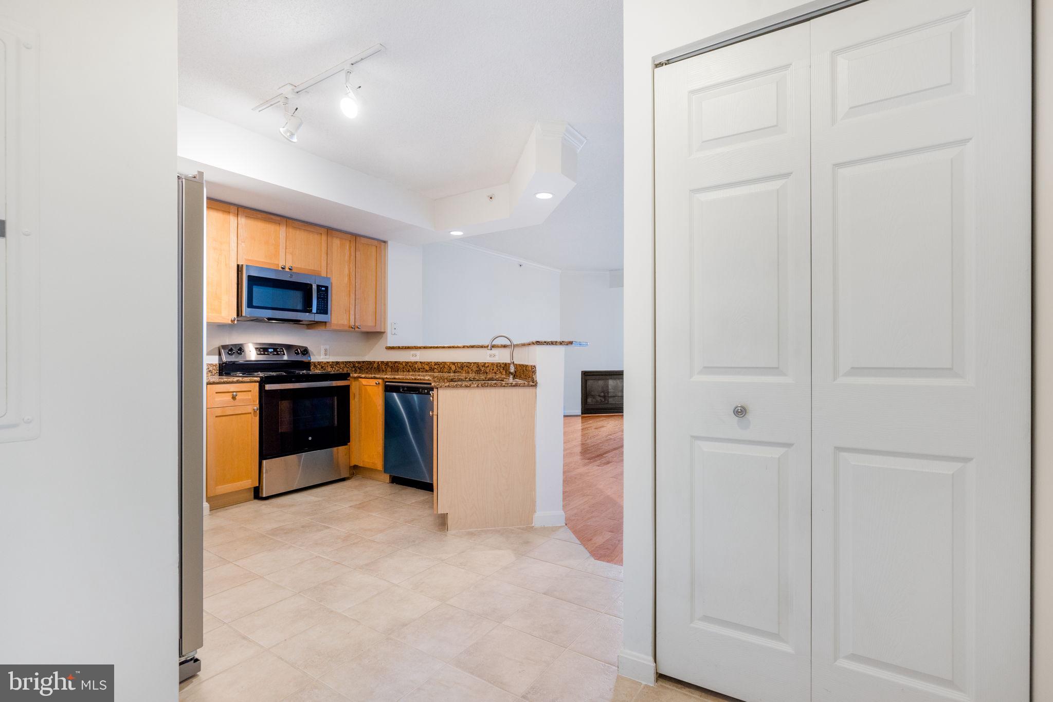 3101 N HAMPTON DR #616