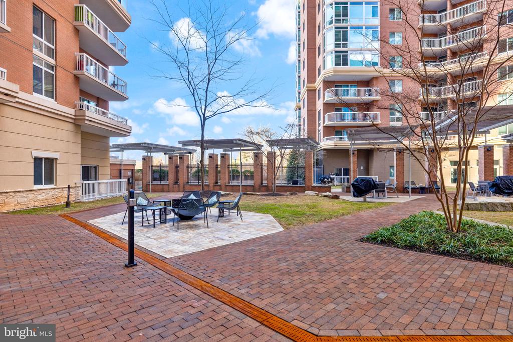 3101 N HAMPTON DR #616