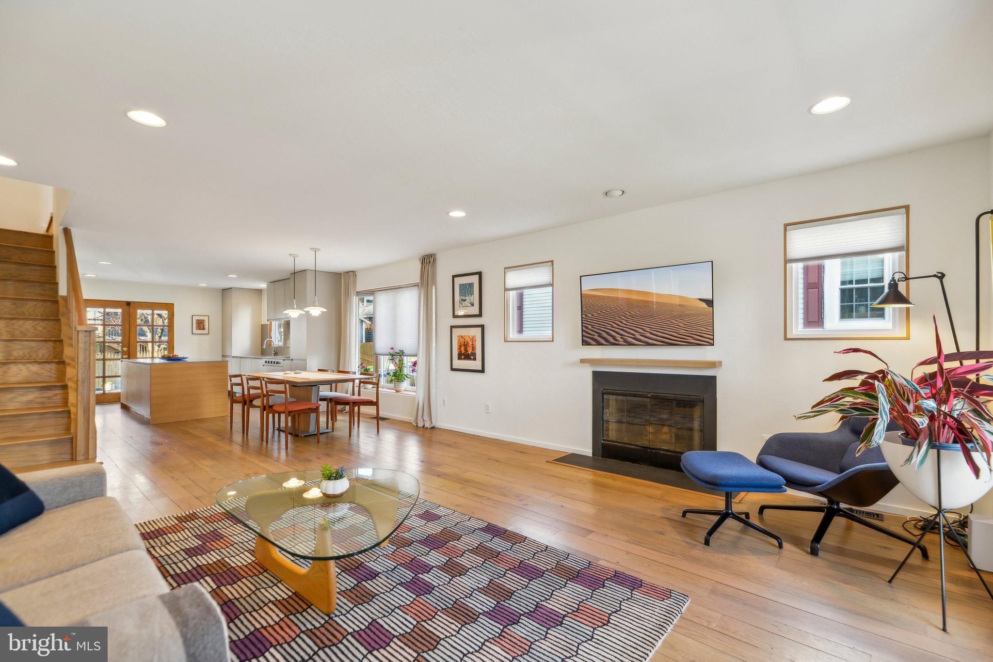 12a E Chapman St