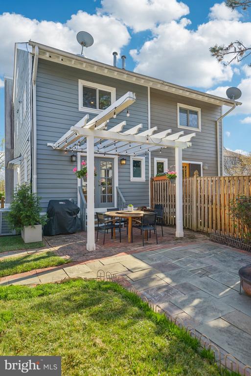 12a E Chapman St
