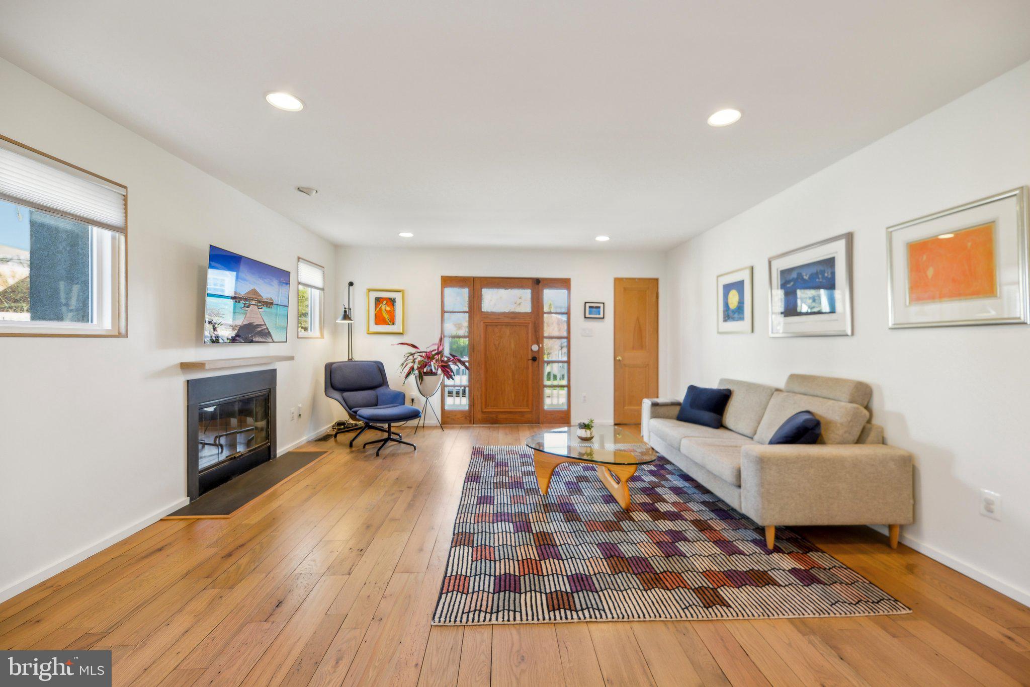 12a E Chapman St